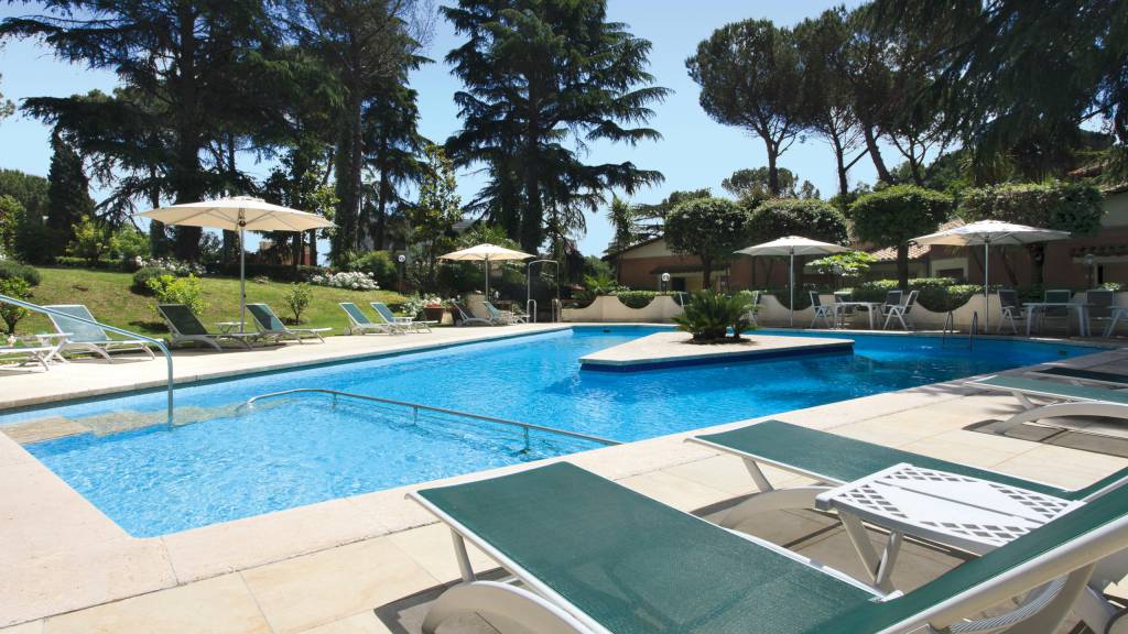Hotel-Eurogarden-Rome-swimming-pool