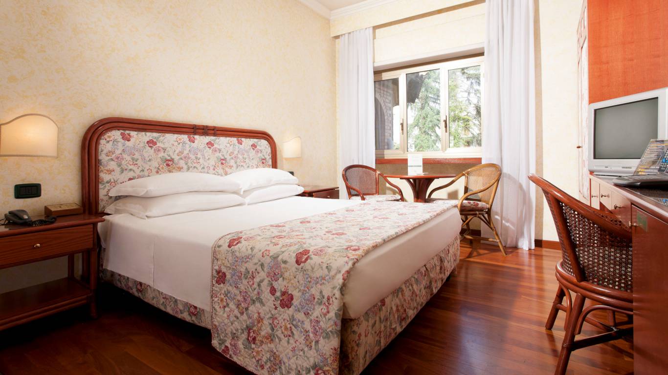 Hotel-Eurogarden-Rome-double-standard-room