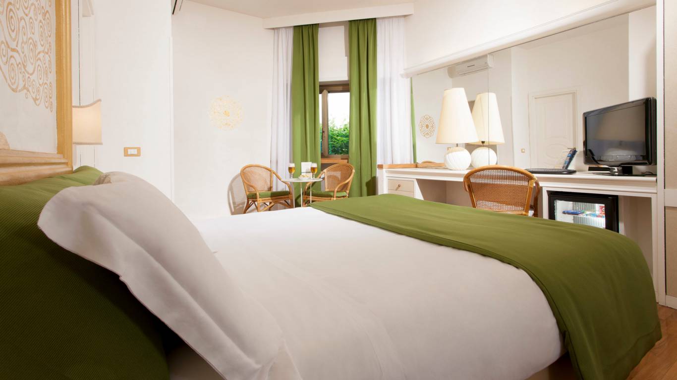 Hotel-Eurogarden-Roma-cottage-double-room